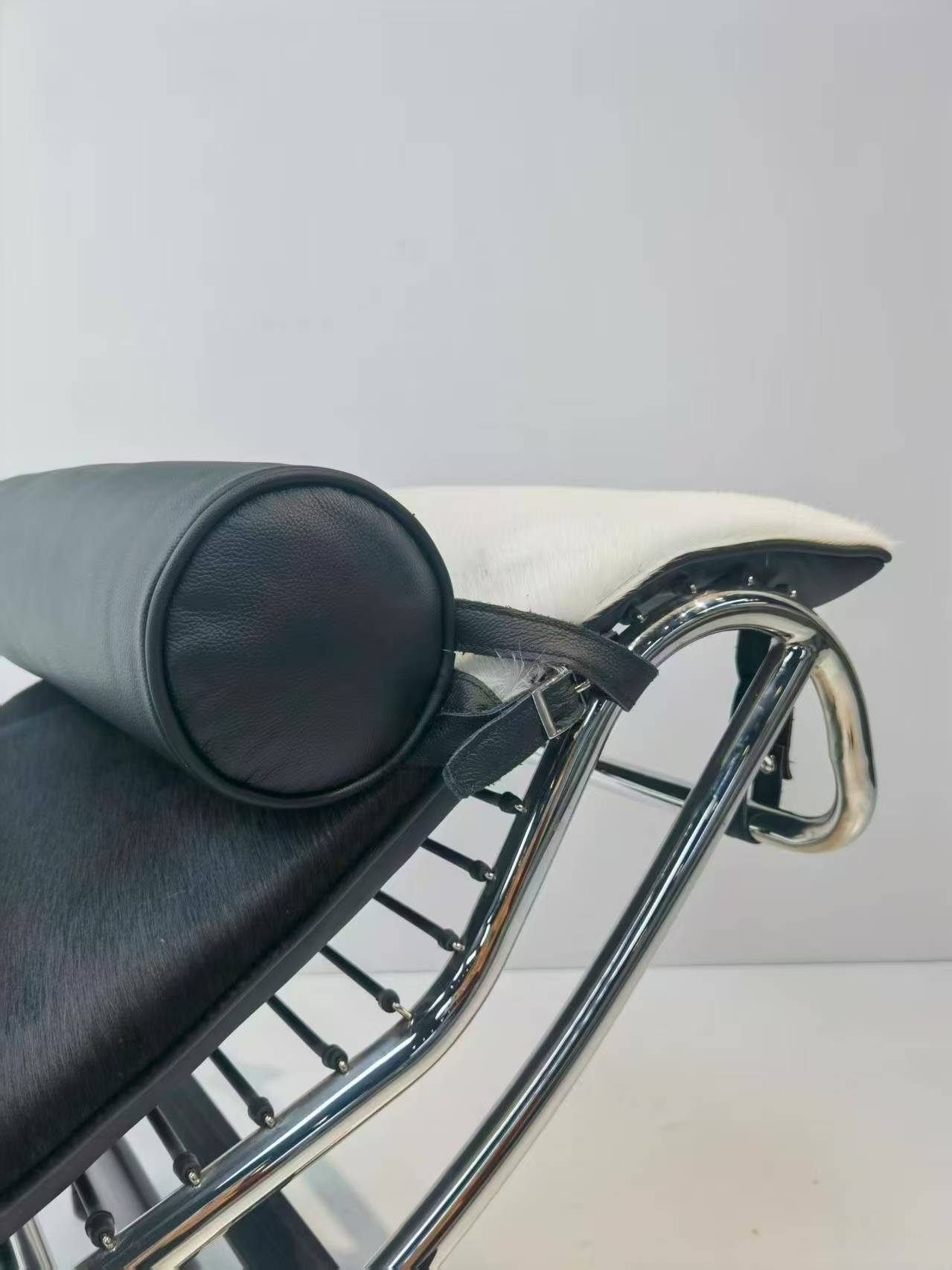 Chaise Lounge LC4 Premium - Image 3